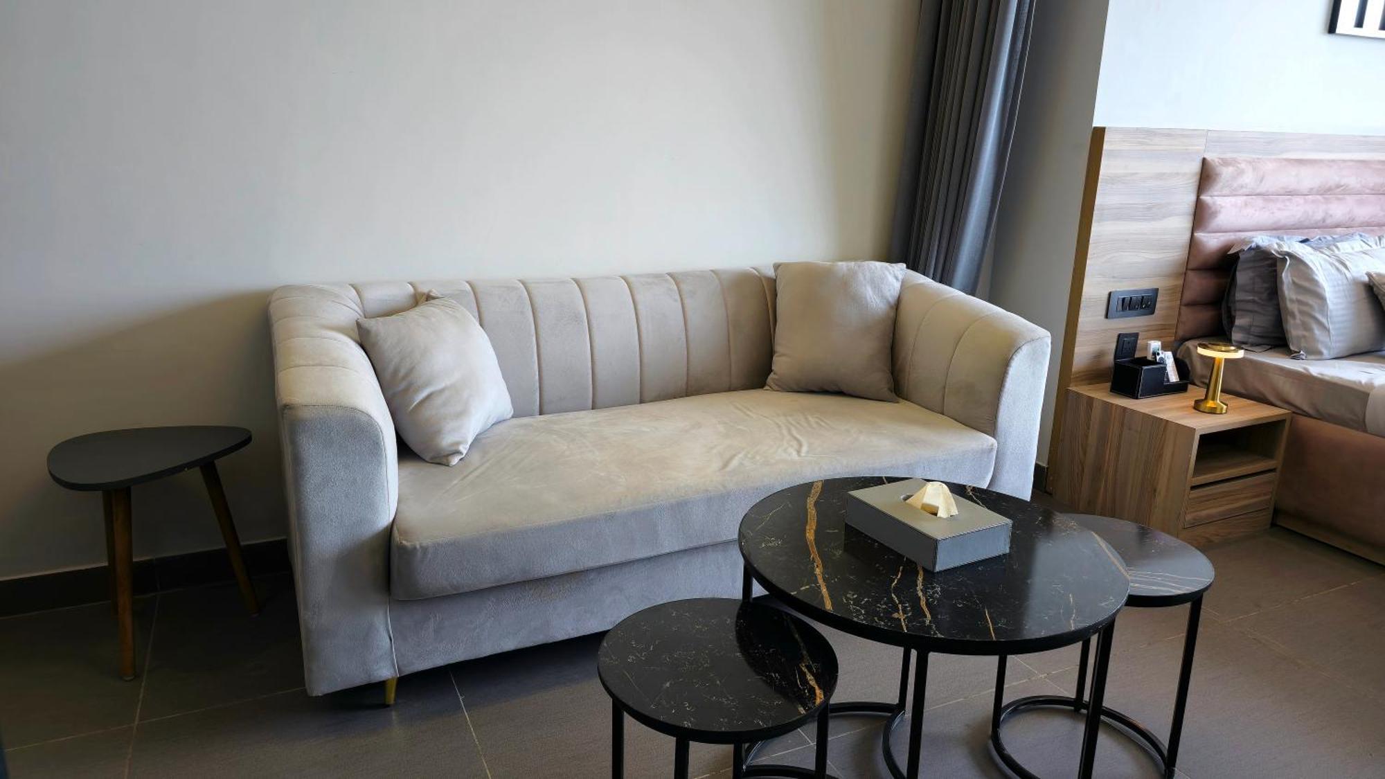 ホテル The Luxe Living ノイダ エクステリア 写真